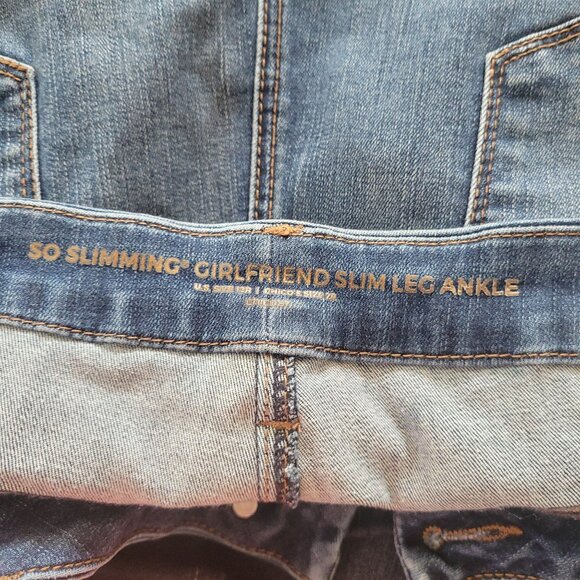 Chicos So Slimming Girlfriend Slim Leg Ankle Jeans With Embellished Floral Accen - Picture 3 of 5